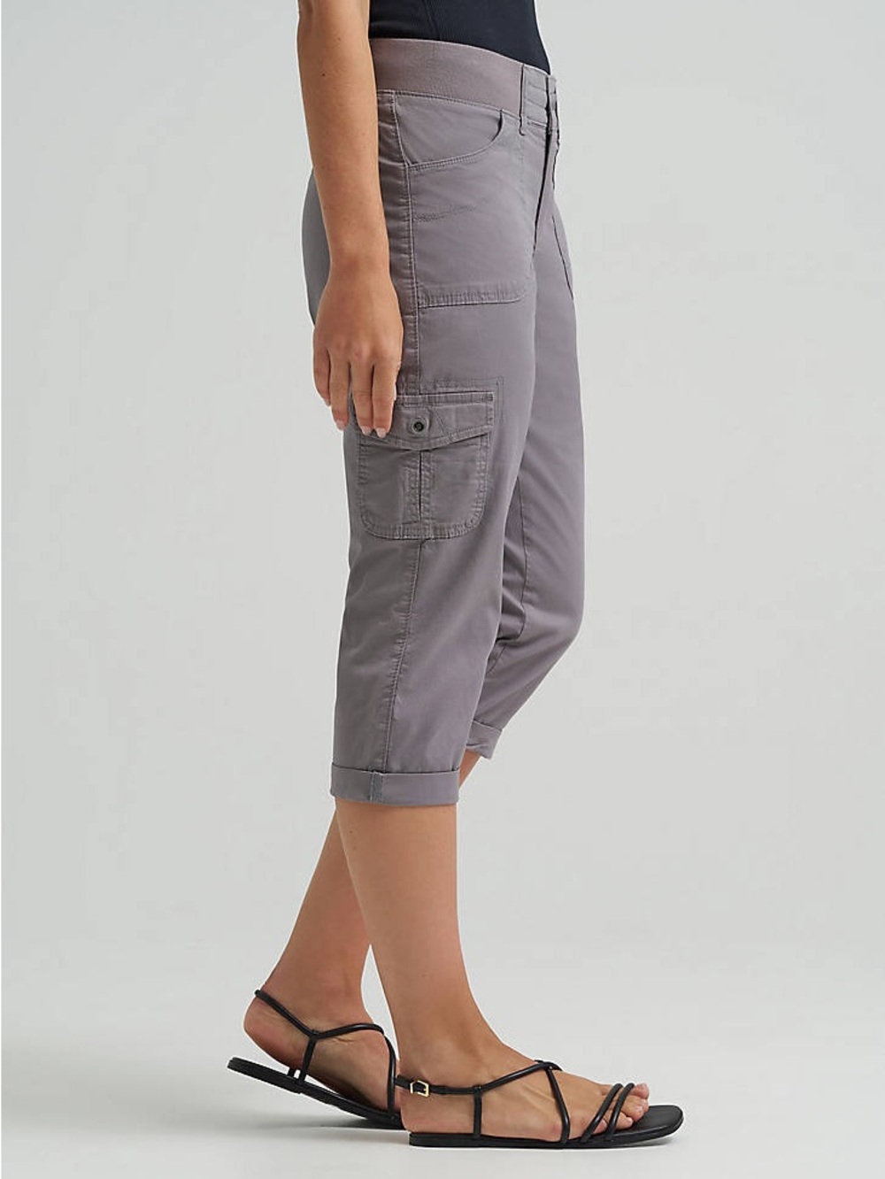 Lee Women’s Relaxed Fit Austyn Mid-Rise Cargo Capri Pants, Frost Gray, Size 10 - Picture 3 of 8